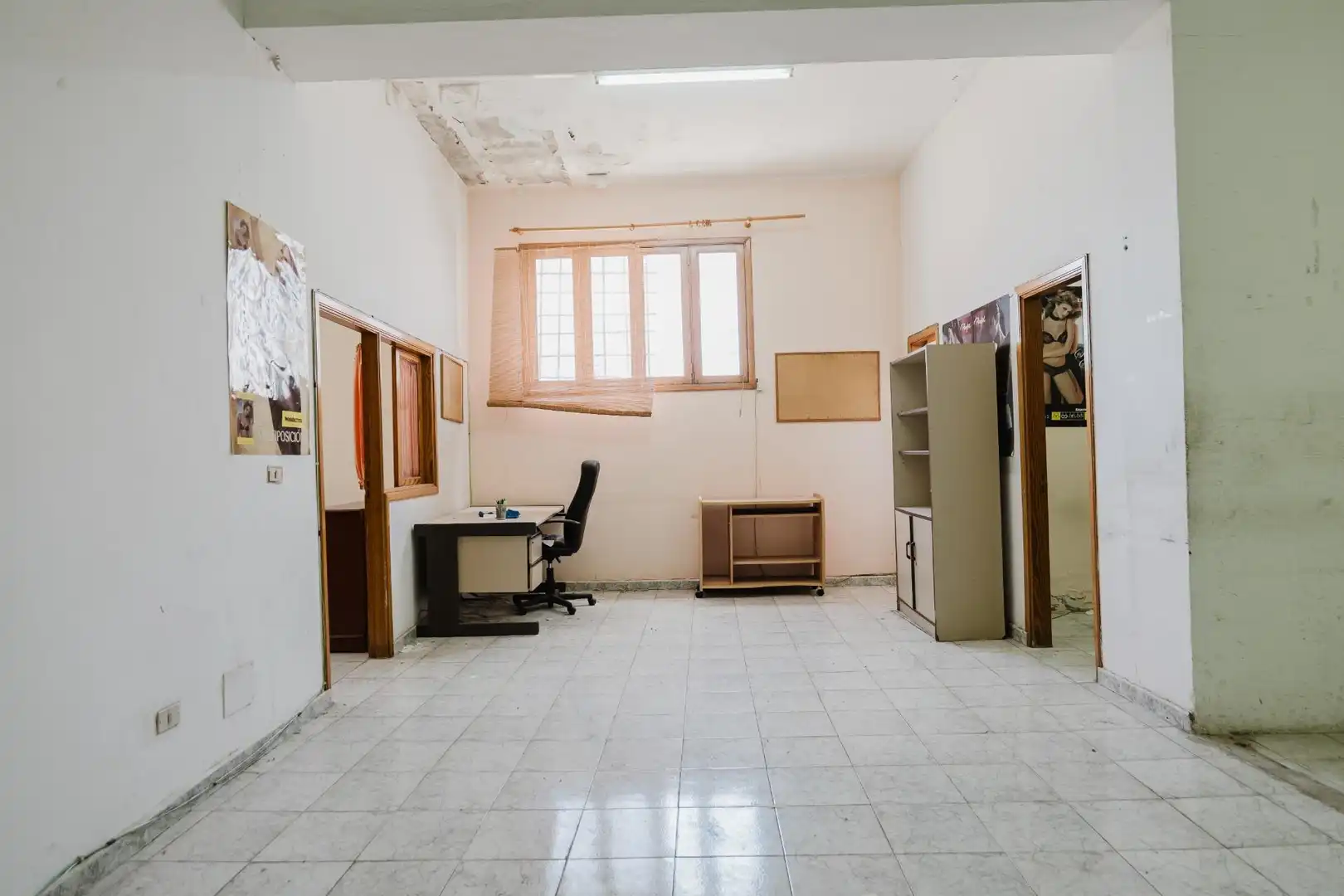 Business premises for sale in Avenida AVENIDA DE CARLOS V 32, imagen 19