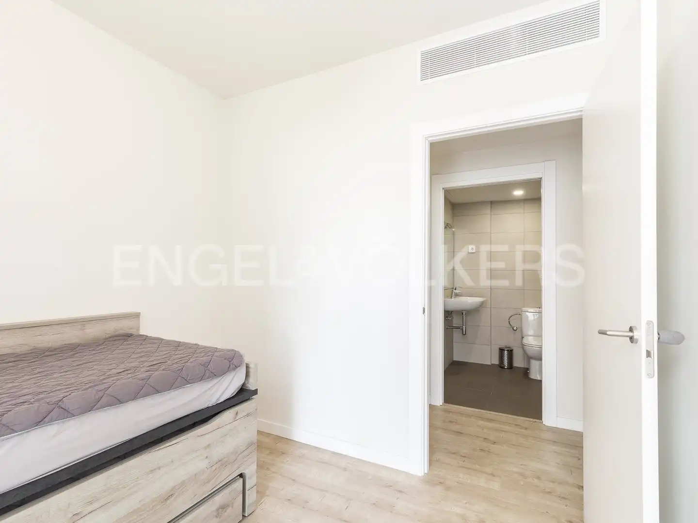 Habitación de Piso en venta en Sant Adrià de Besòs con Aire acondicionado, Calefacción y Parquet