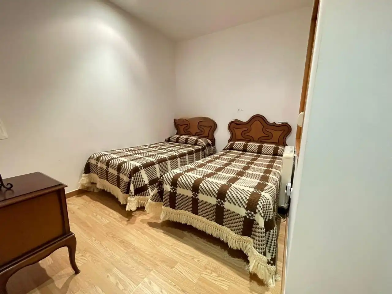Habitación de Piso en venta en Ourense Capital  con Calefacción, Terraza y Amueblado