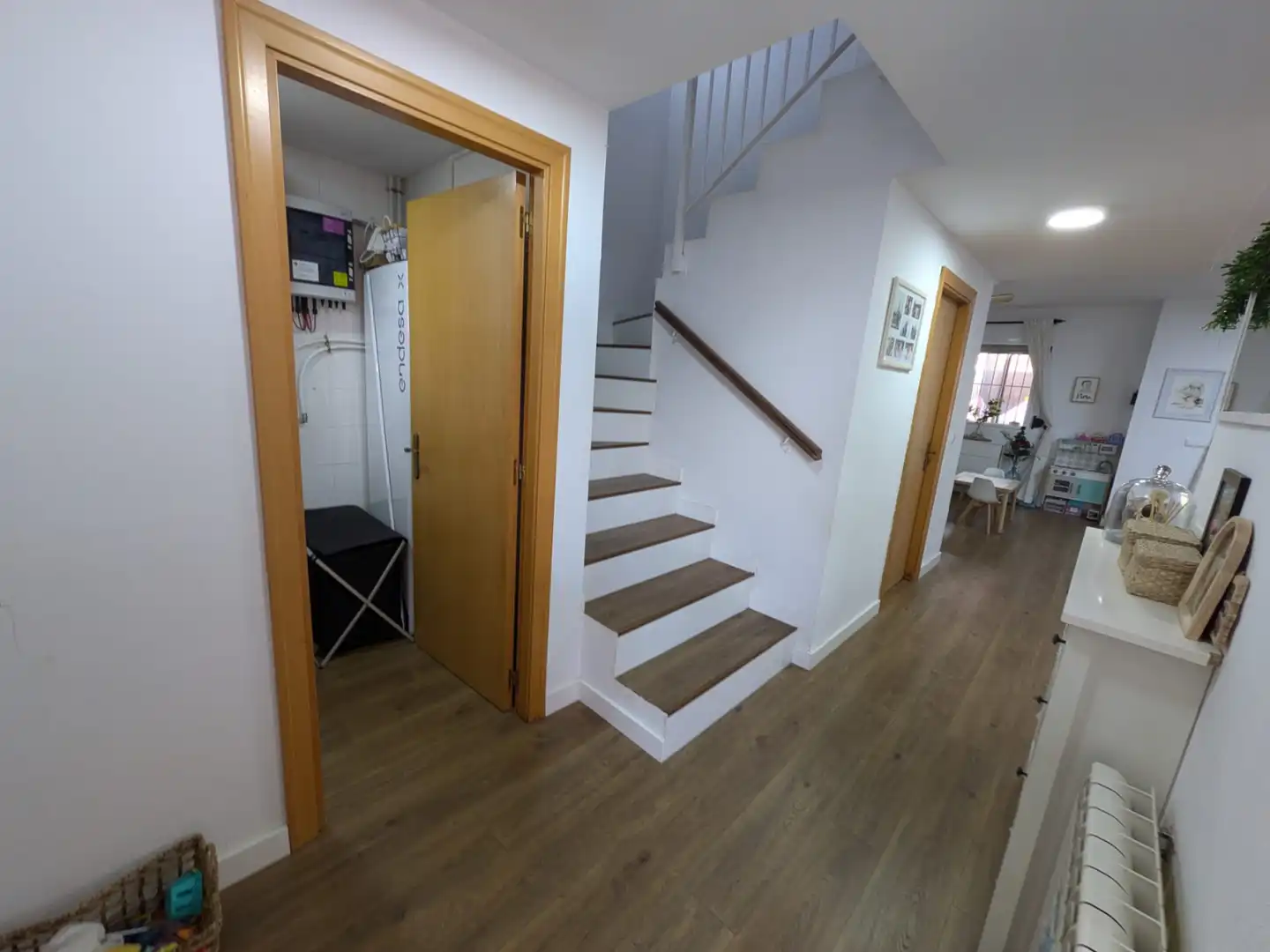 Casa adosada en venta en La Pobla de Vallbona con Aire acondicionado, Calefacción y Jardín privado