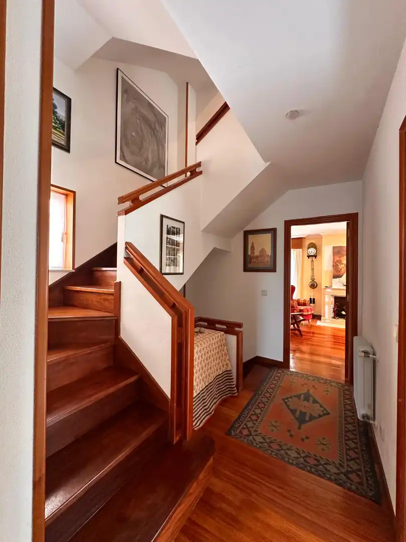 Detached homes for sale in Brión  with Heating, Private garden and Parquet flooring