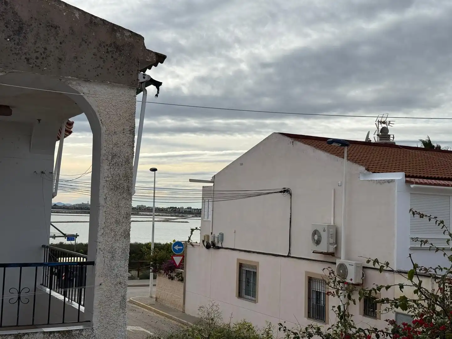 Vista exterior de Casa o chalet en venta en San Pedro del Pinatar con Aire acondicionado, Terraza y Trastero