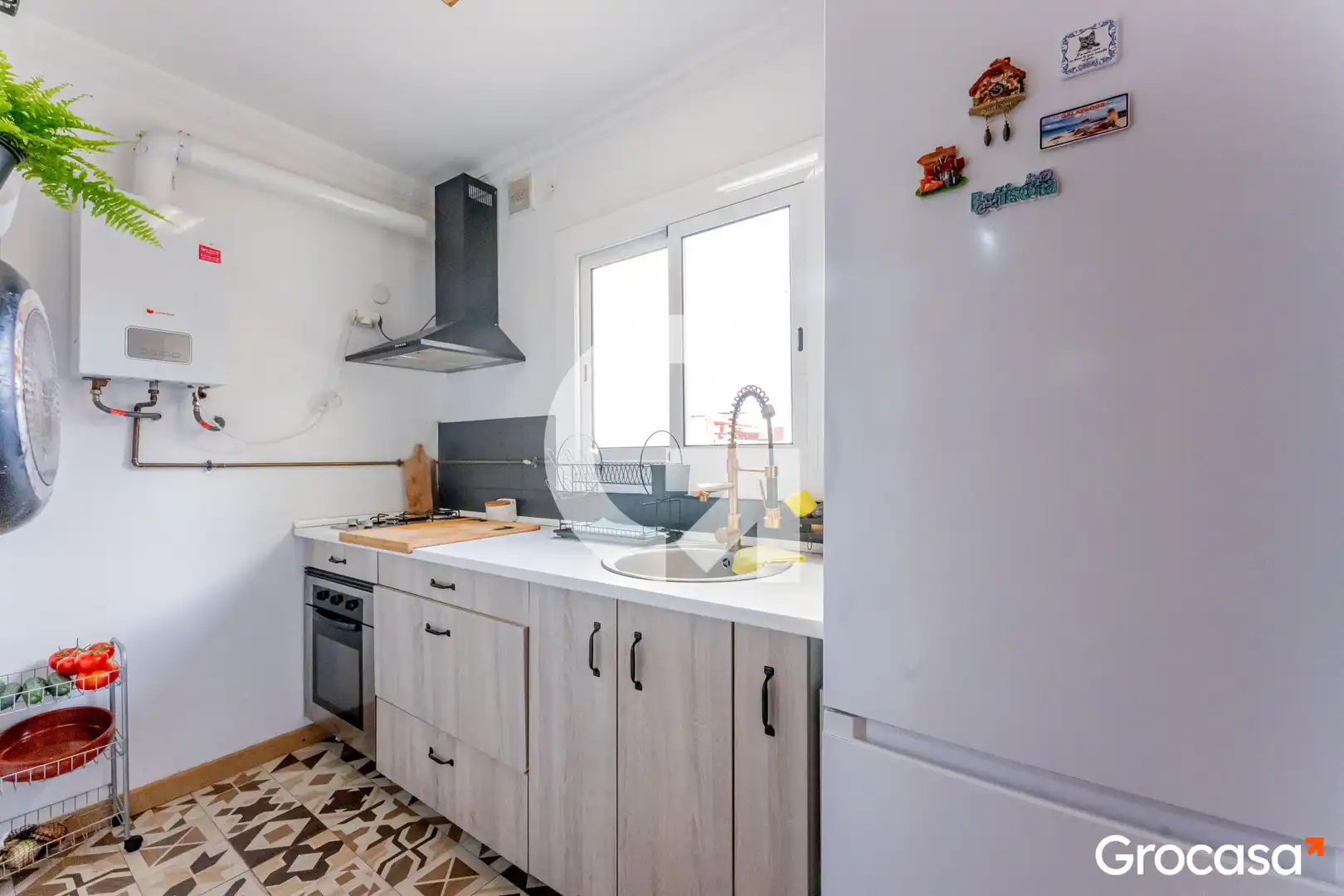 Cuina de Pis en venda en Cornellà de Llobregat amb Aire condicionat