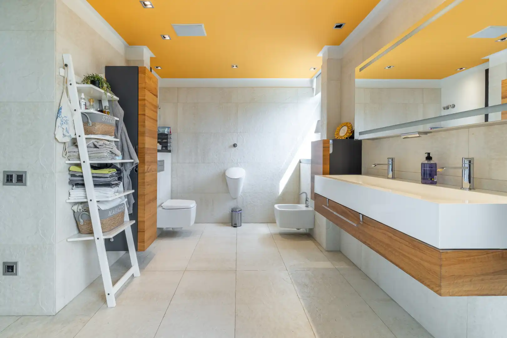 Bathroom of Houses for sale in Cerdanyola del Vallès  with Furnished