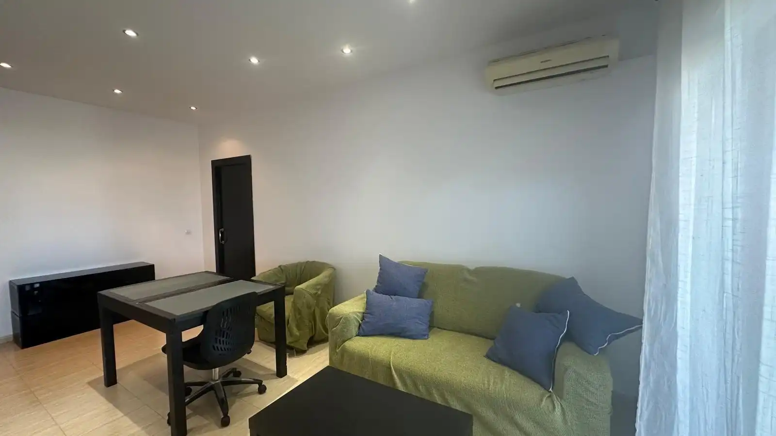 Living room of Attic for sale in Roquetas de Mar  with Private garden and Terrace