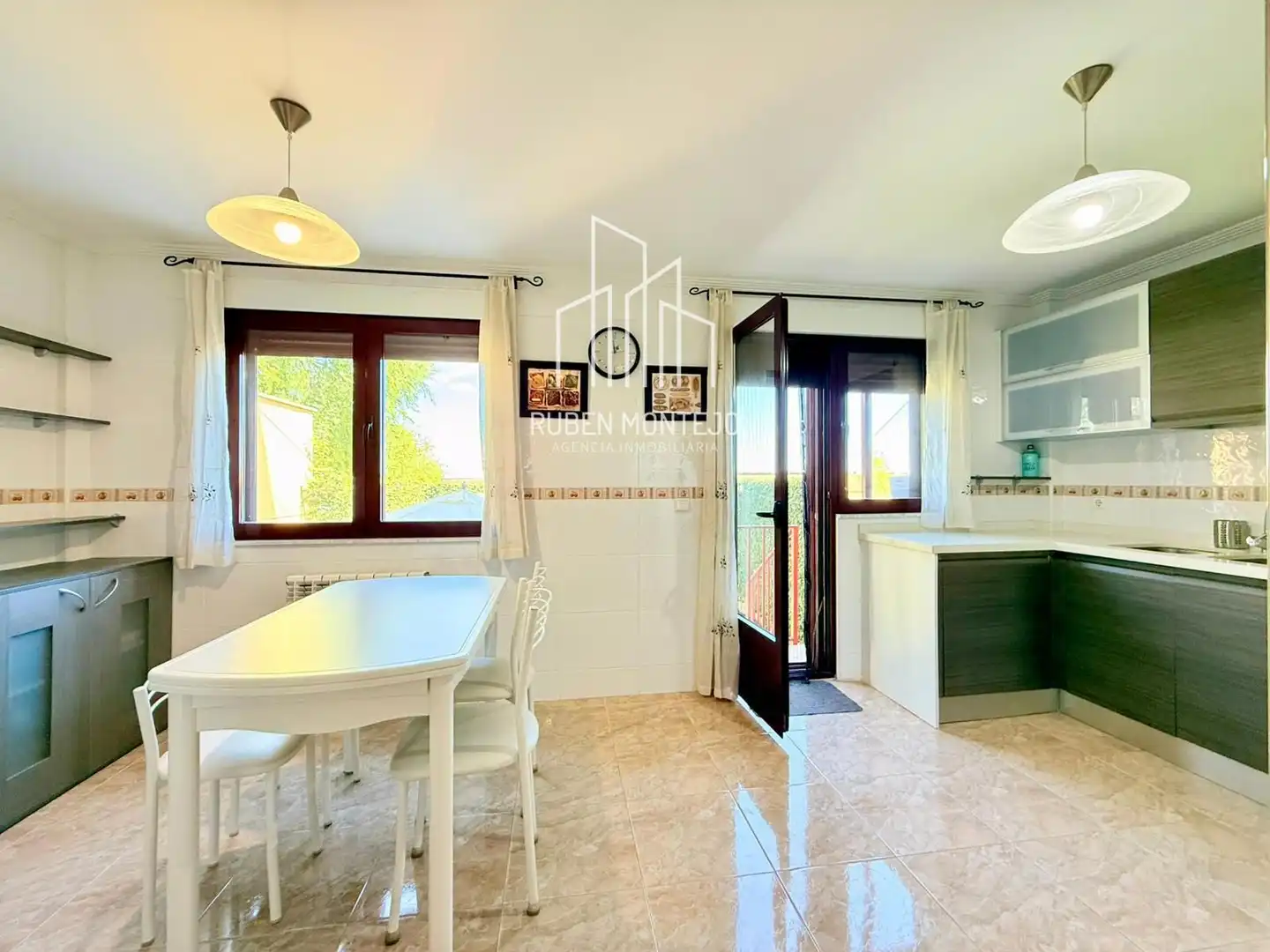 Cocina de Casa adosada en venta en Galindo y Perahuy con Calefacción, Jardín privado y Terraza