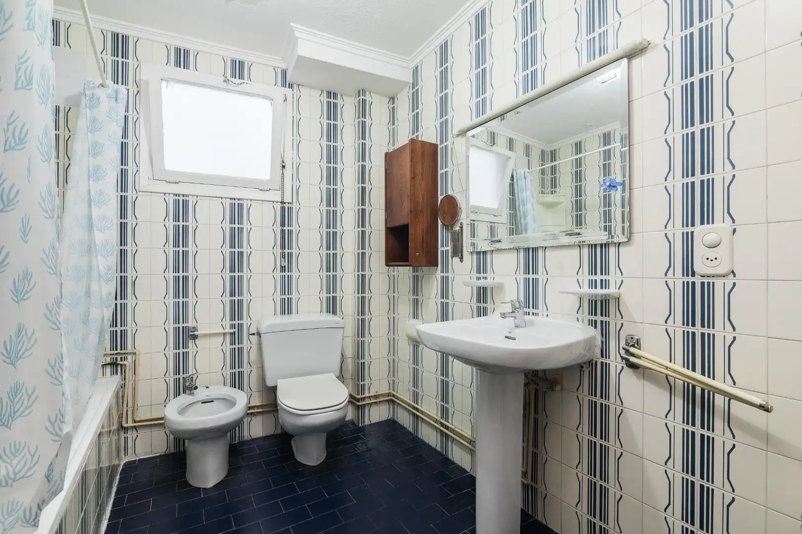 Bathroom of Flat for sale in Elche / Elx  with Balcony