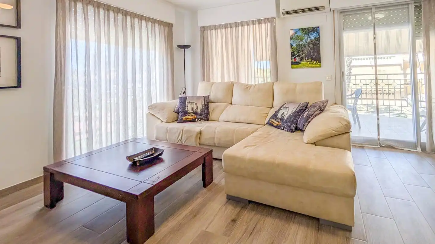 Wohnzimmer von Wohnung zum Verkauf in Santa Pola mit Klimaanlage, Terrasse und Möbliert