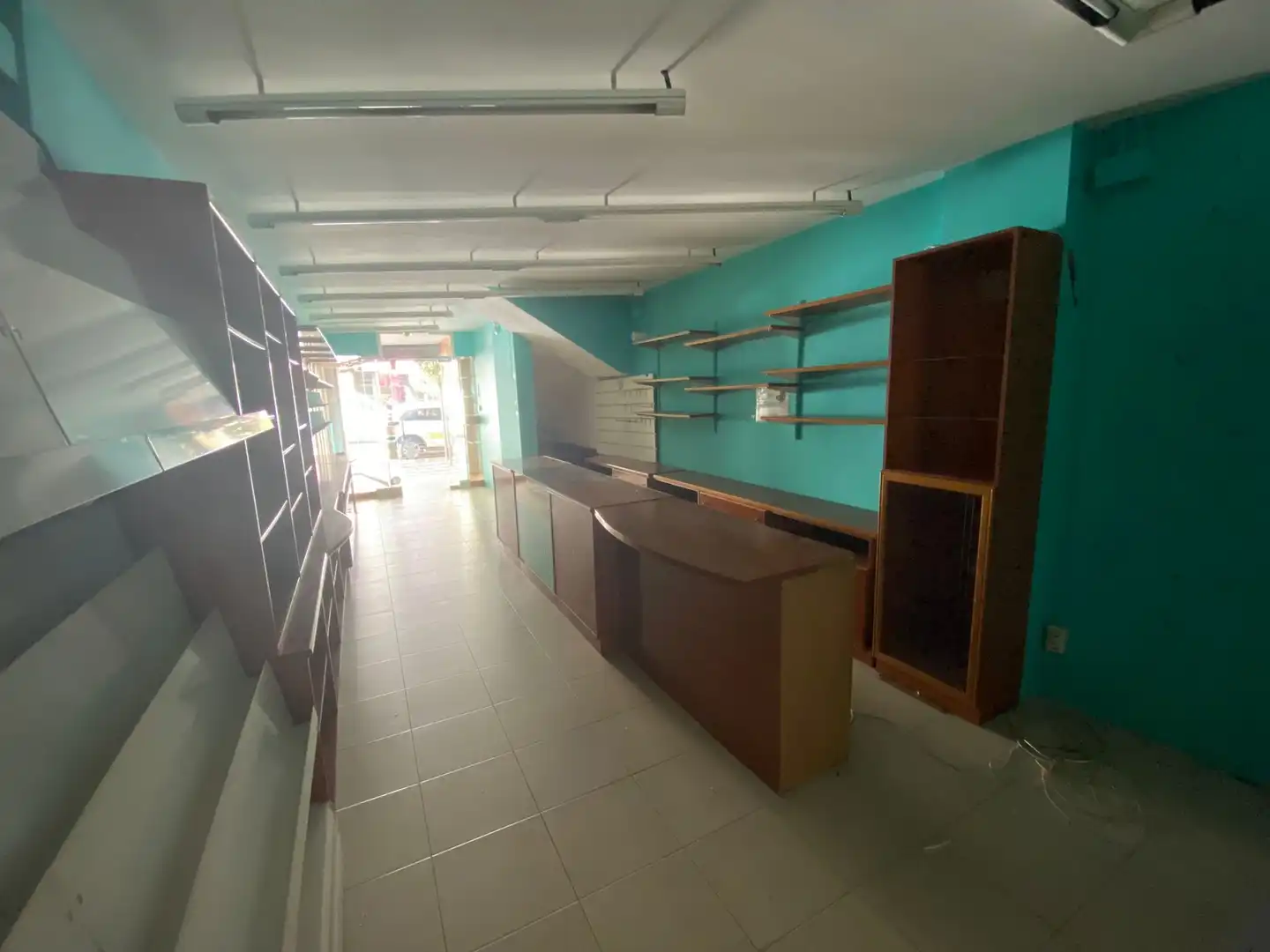 Local comercial en alquiler en Carrer de Joan Prim 130