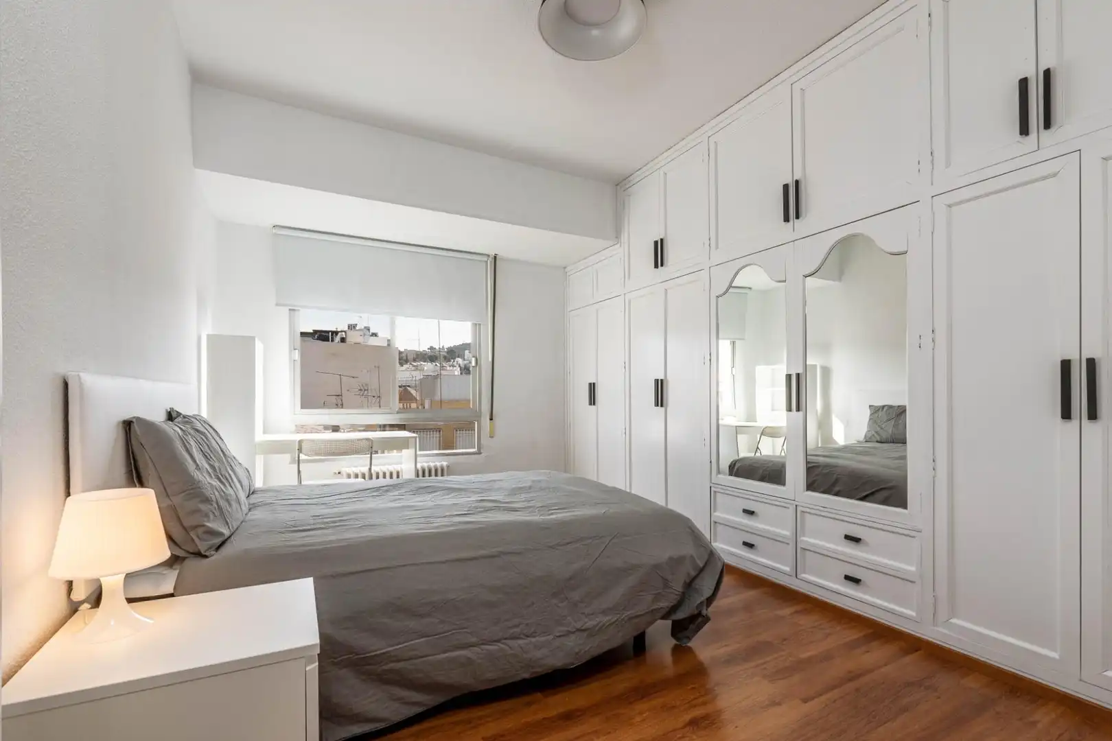Bedroom of Flat for share in Granada  with Heating