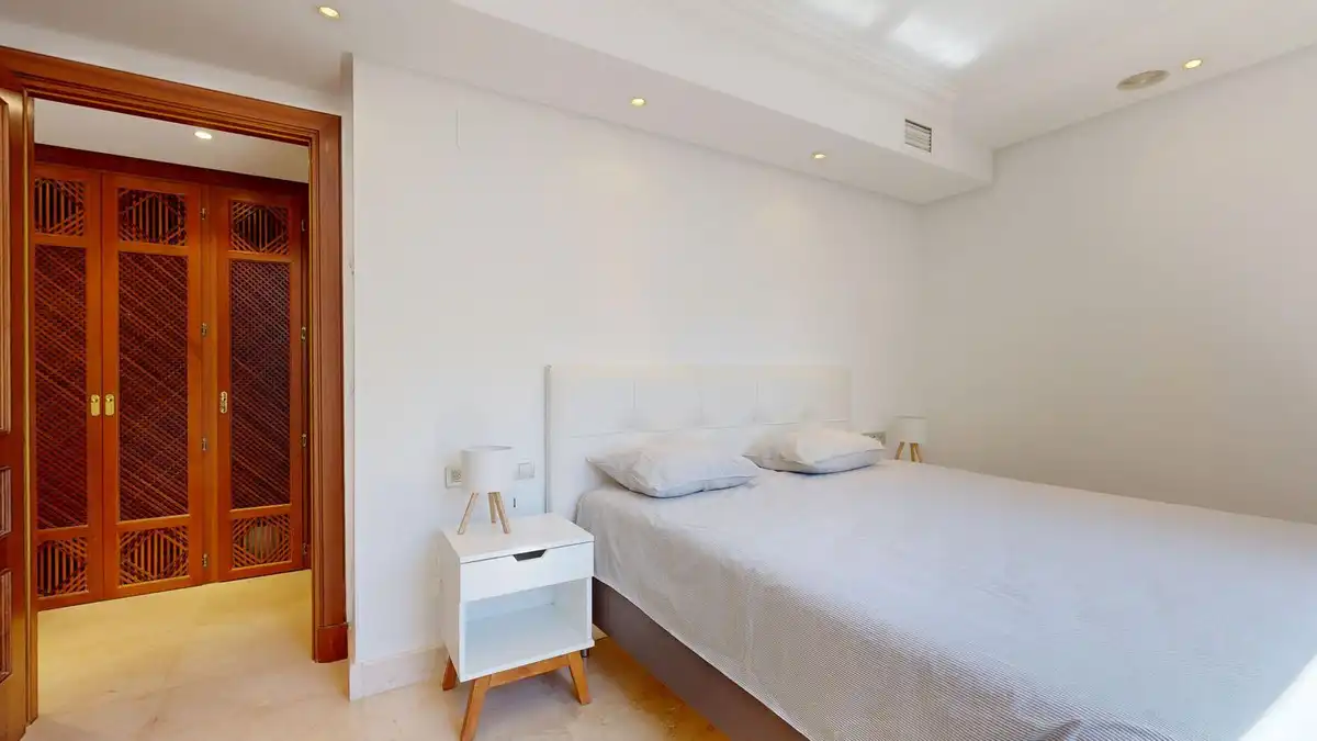 Bedroom of Flat for sale in Estepona  with Air Conditioner, Heating and Terrace