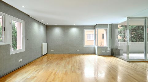 Foto 3 von Wohnung zum Verkauf in Carrer de Pau Alcover, Les Tres Torres, Barcelona Capital