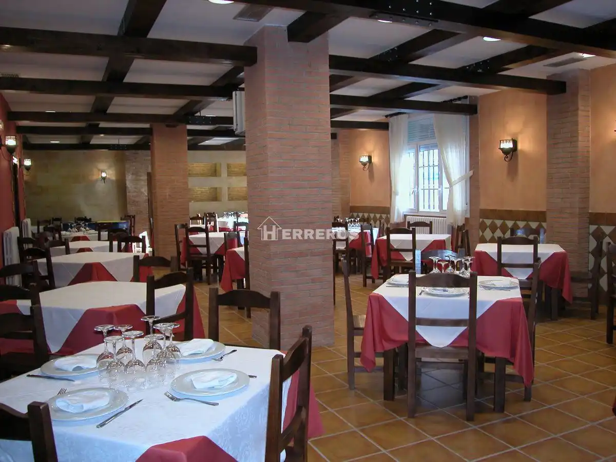 Local comercial en venda a EDUARDO FERNANDEZ BALMASEDA