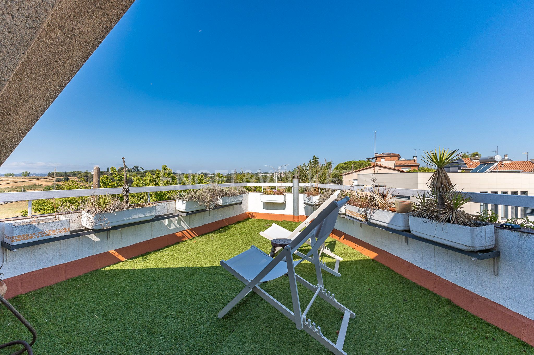 Terraza de Casa adosada en venta en Cerdanyola del Vallès con Aire acondicionado, Calefacción y Jardín privado