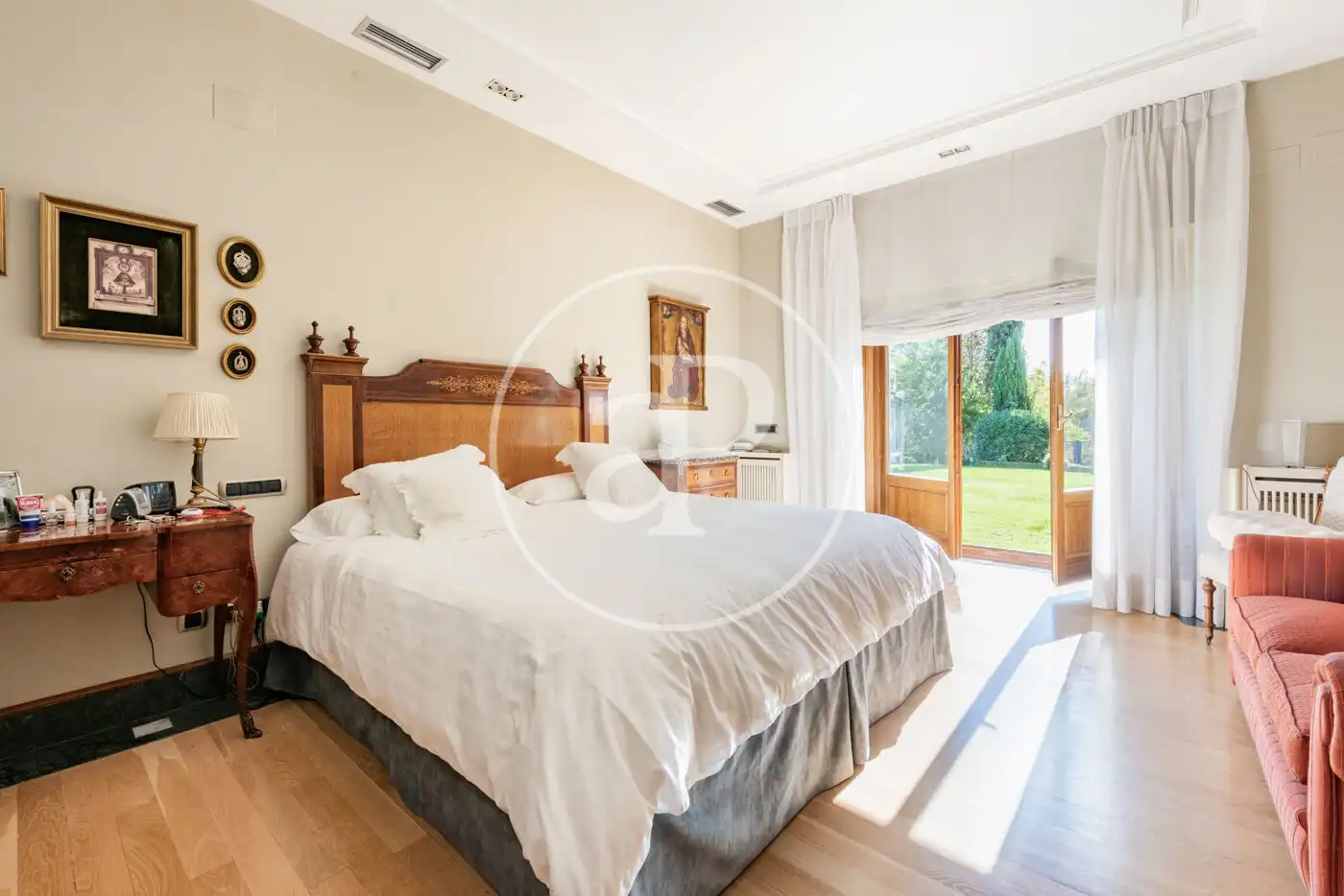 Bedroom of Houses for sale in Madrid  with Air Conditioner, Heating and Private garden