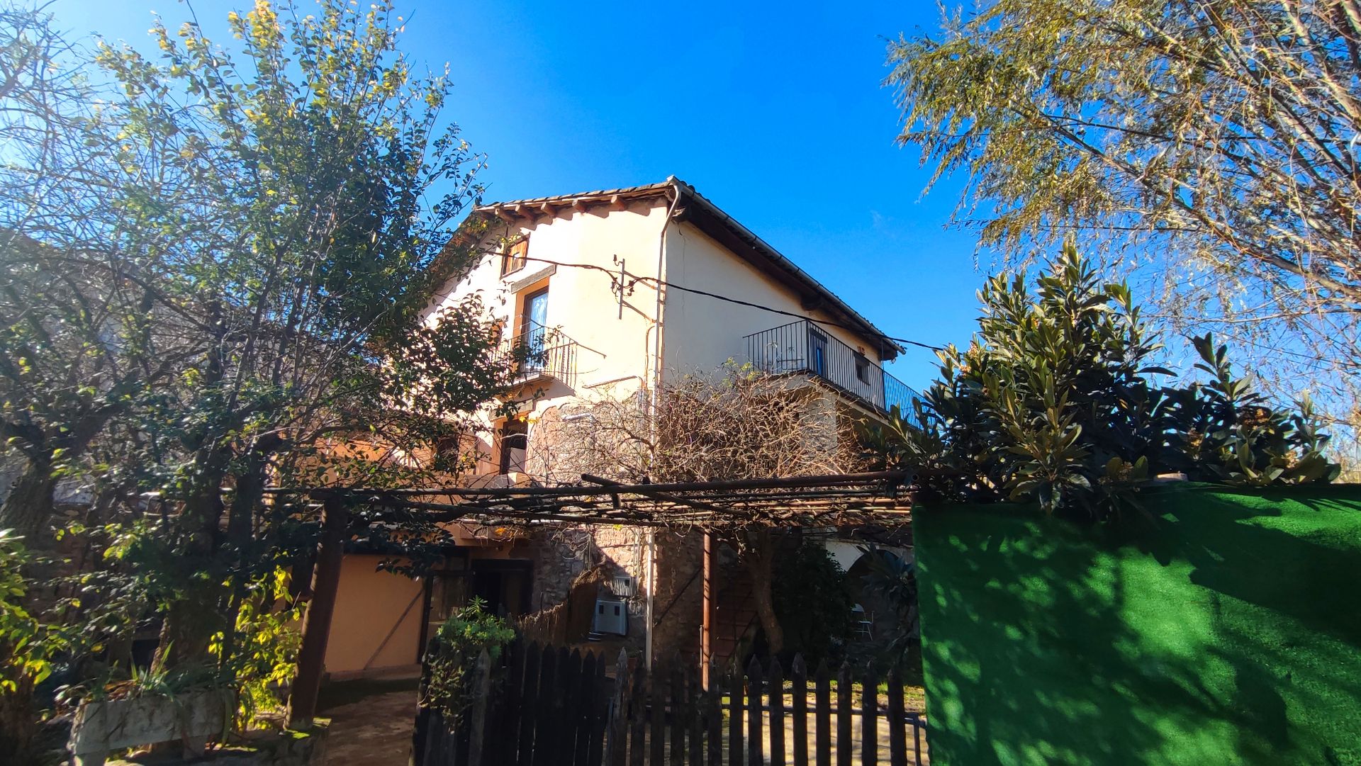Vista exterior de Finca rústica en venda en Cardona amb Calefacció, Jardí privat i Terrassa