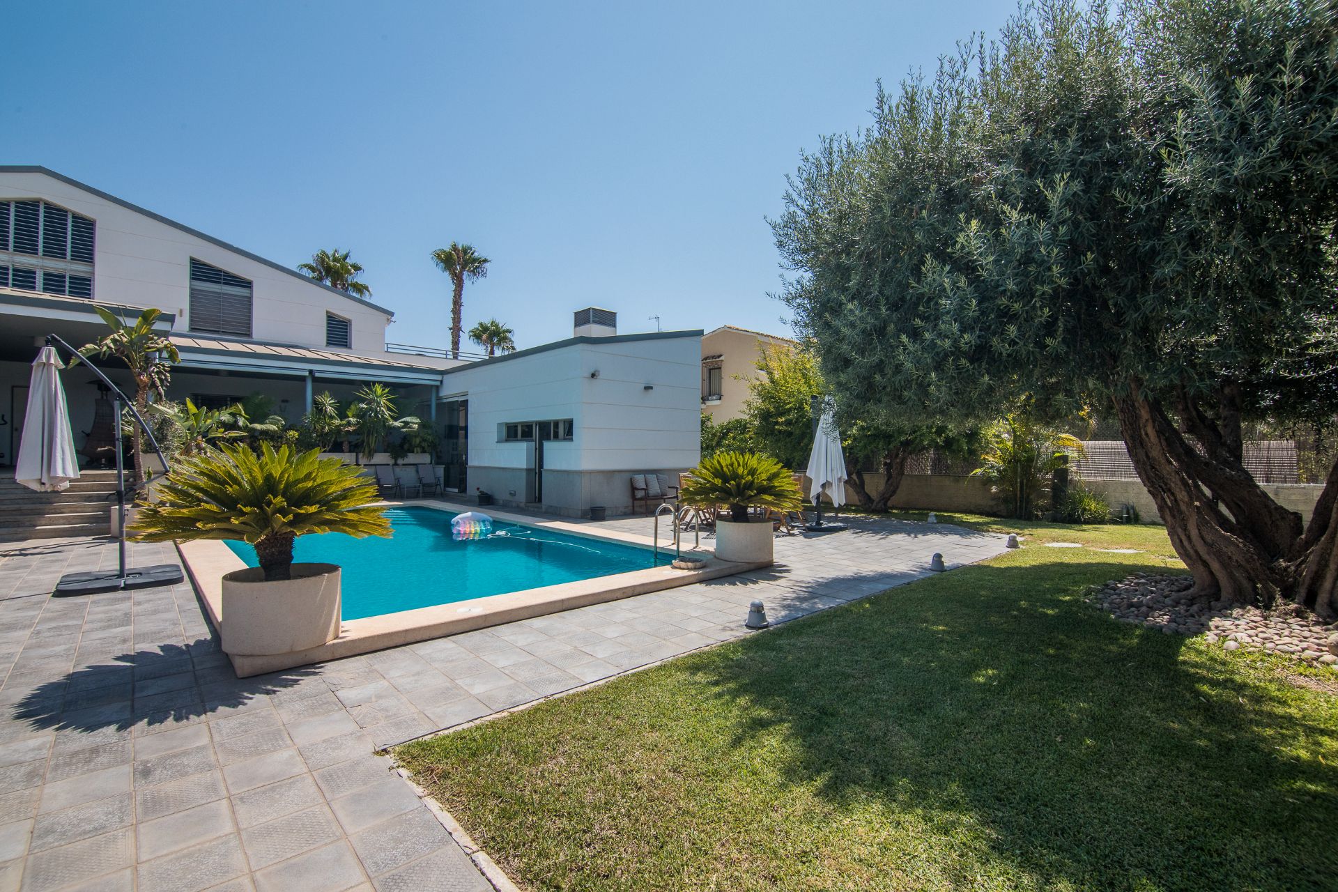 Piscina de Casa o xalet en venda en Elche / Elx amb Aire condicionat, Calefacció i Jardí privat