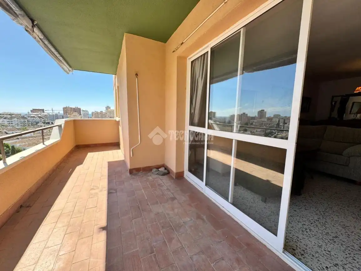 Vista exterior de Piso en venta en Fuengirola con Balcón