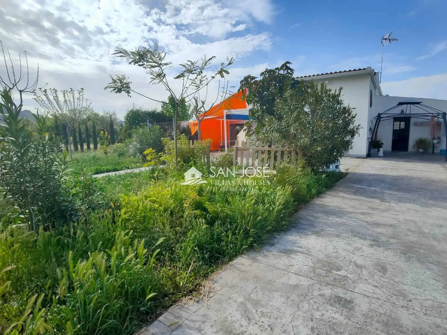 Casa o chalet en venta en Aspe con Jardín privado, Trastero y Amueblado