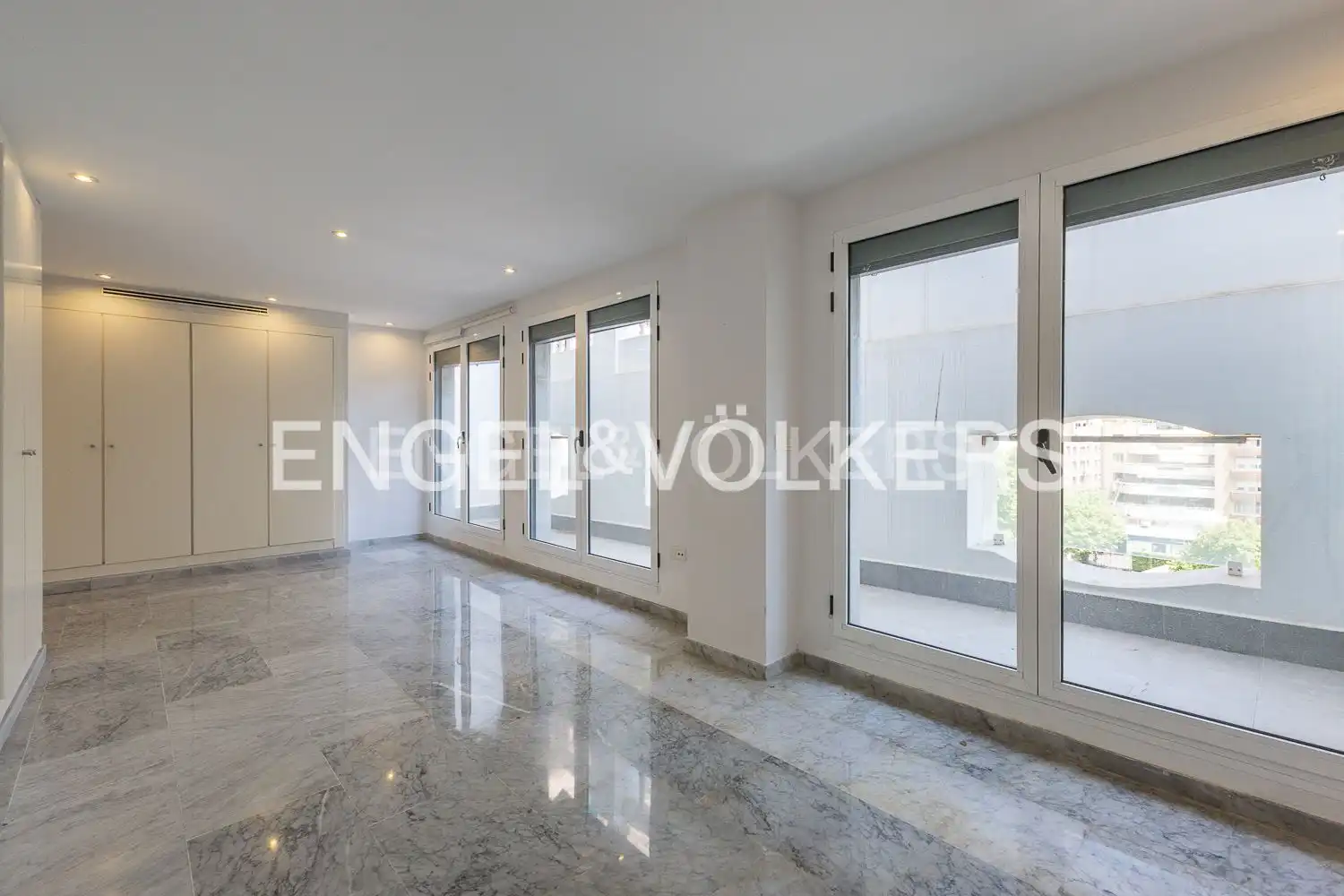 Piso en venta en Valencia con Aire acondicionado, Calefacción y Terraza
