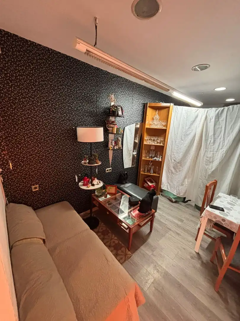 Planta baja en venta en Cornellà de Llobregat