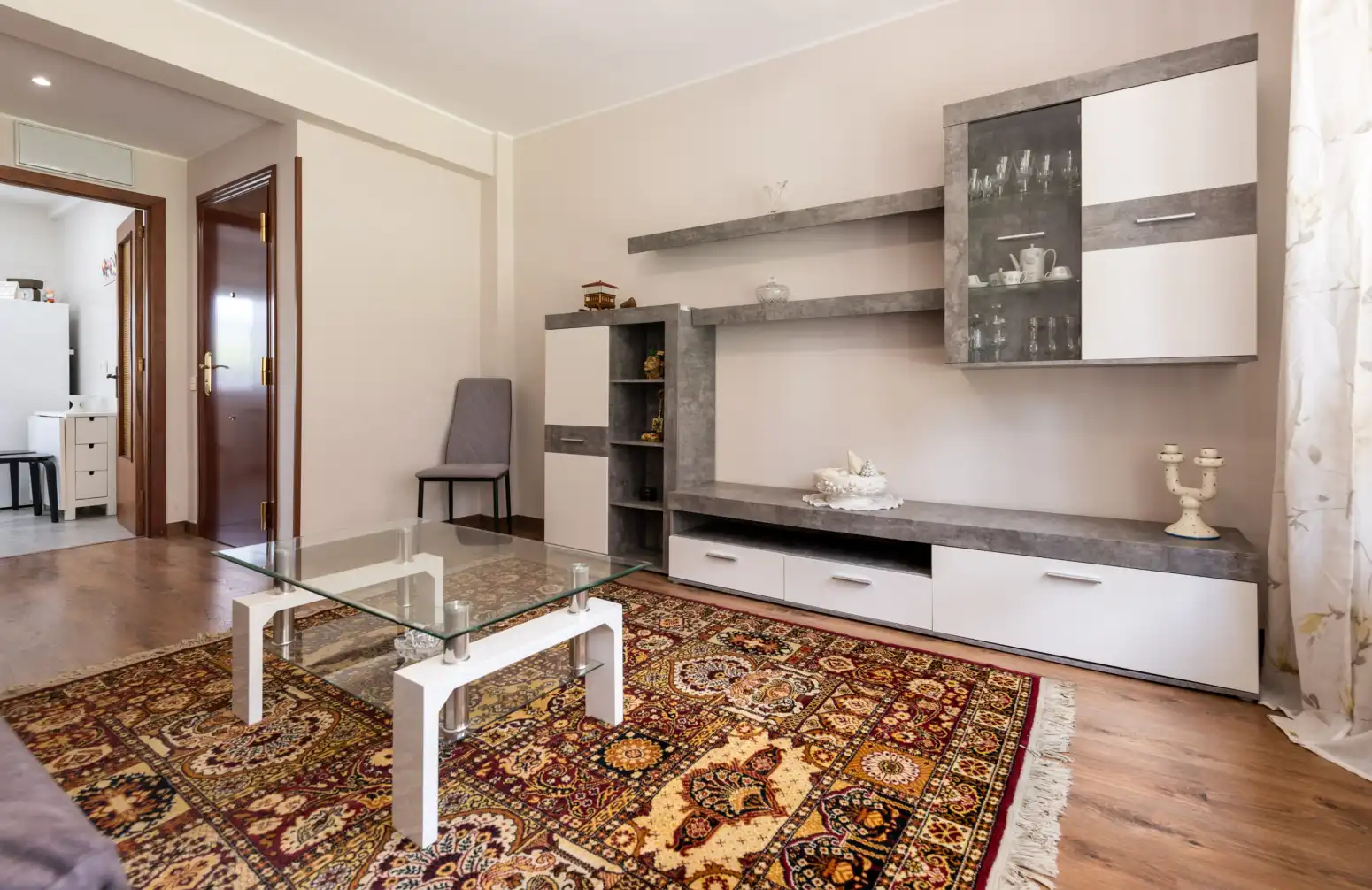 Living room of Flat for rent in Oviedo   with Heating, Parquet flooring and Terrace