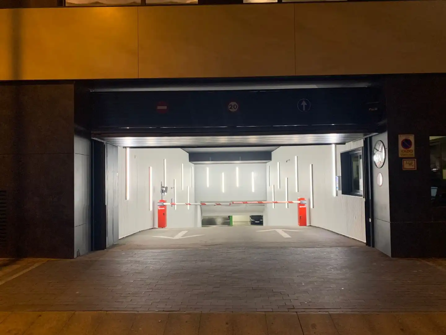 Individuel avec ascenseur à louer à Calle de Alonso Cano 88, imagen 3