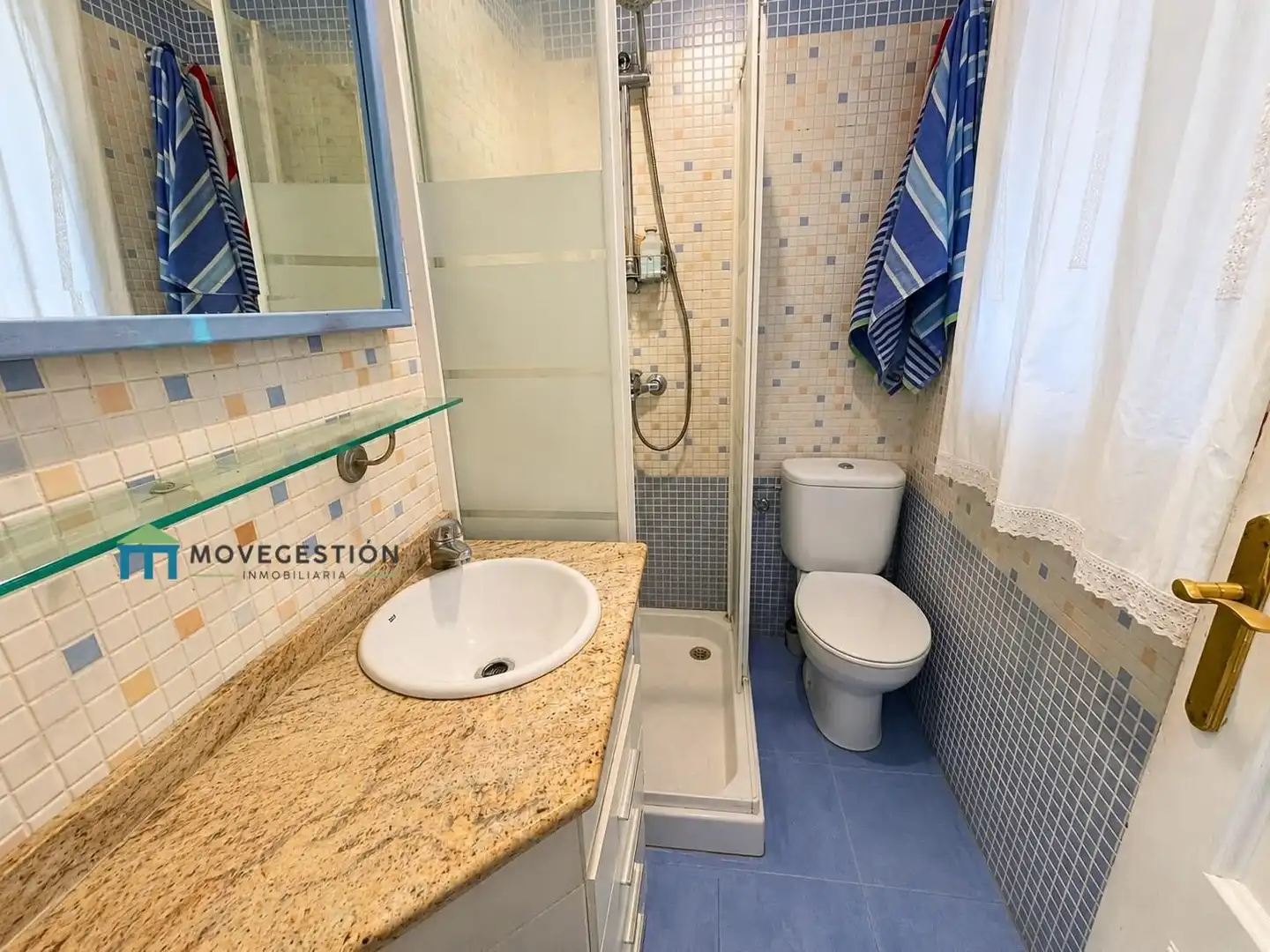Baño de Piso en venta en Ubrique con Terraza