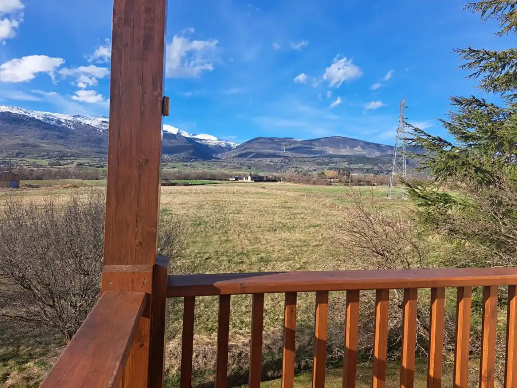Vista exterior de Dúplex de alquiler en Puigcerdà con Calefacción, Parquet y Terraza