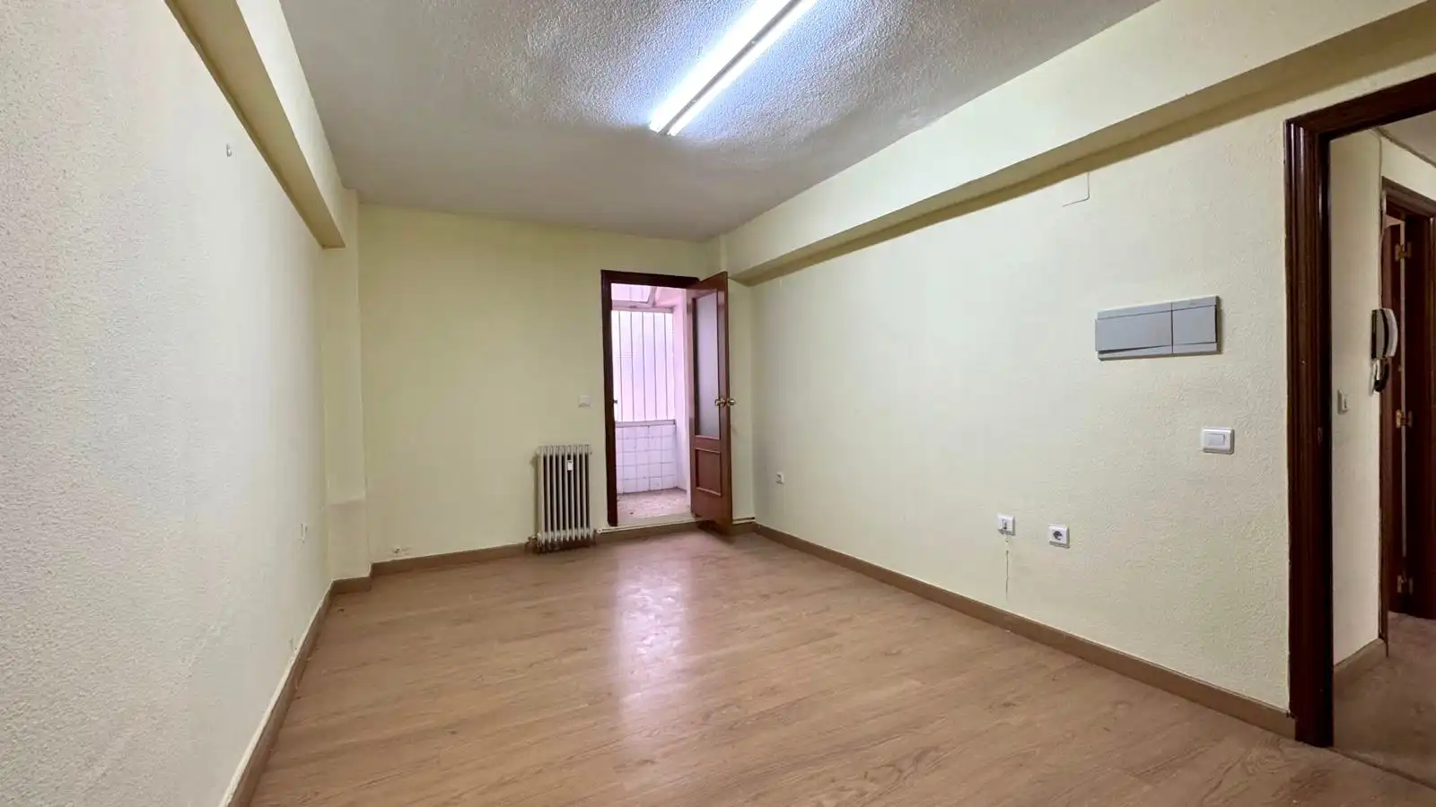 Büro zum Verkauf in Cáceres mit Klimaanlage und Heizung