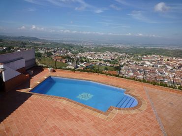 Villa con balcone in vendita a Avenida del Reino Unido
