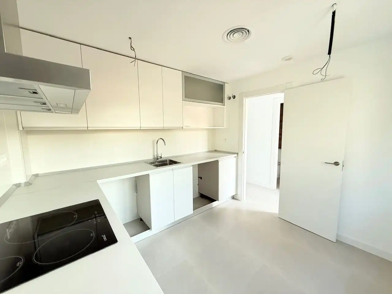 Cocina de Casa adosada en venta en Vélez-Málaga con Jardín privado y Piscina comunitaria