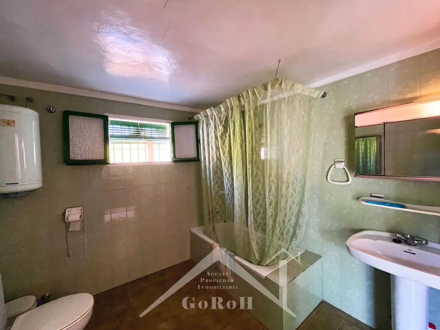 Bathroom of Land for sale in Constantina