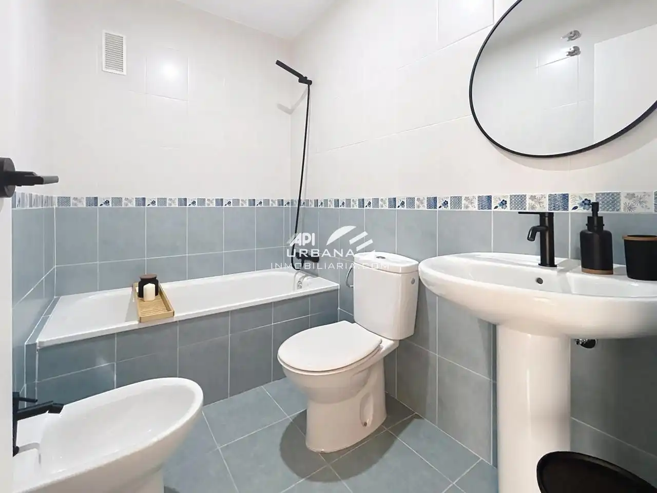 Bathroom of Flat for sale in Lucena  with Terrace and Storage room