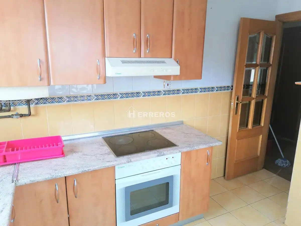 Cuina de Apartament en venda en  Logroño amb Calefacció i Parquet
