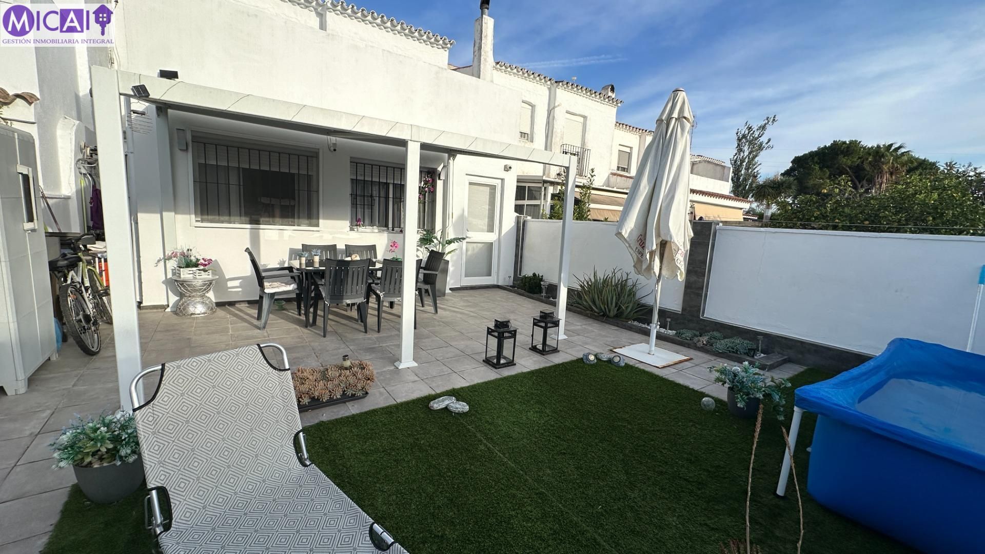 Jardín de Casa adosada en venta en Chiclana de la Frontera con Aire acondicionado, Calefacción y Jardín privado