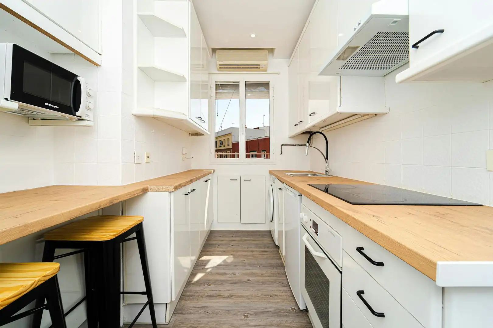 Cocina de Piso para compartir en Madrid con Aire acondicionado, Calefacción y Lavadora