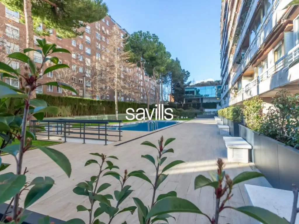 Wohnungen zum Verkauf in Barcelona mit Schwimmbad und Balkon