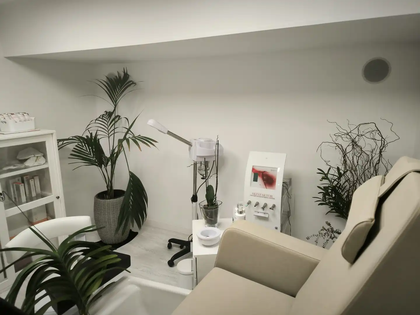 Commercial properties for rent in Madrid  with Air Conditioner, Heating and Parquet flooring