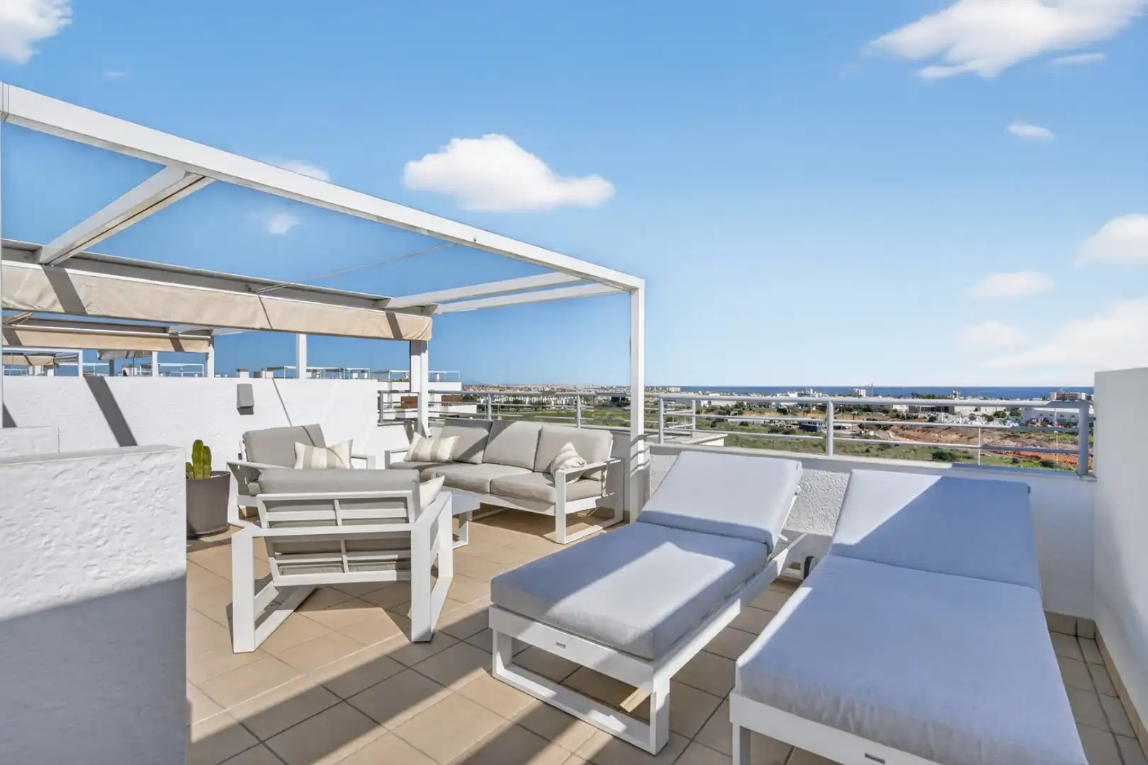 Terraza de Ático en venta en Orihuela con Aire acondicionado, Calefacción y Jardín privado