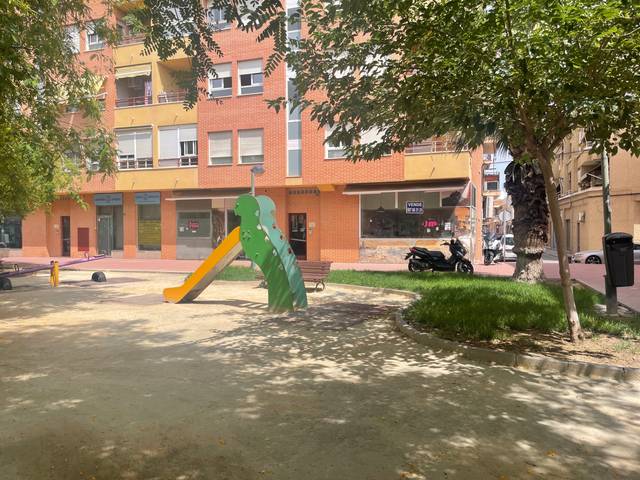 Local comercial en Venta en Calle Luna, 35 en Santiago el Mayor