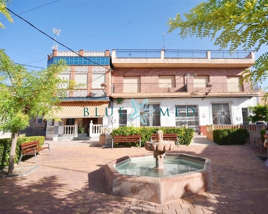 Vista exterior de Casa o xalet en venda en Lorca amb Terrassa, Traster i Balcó