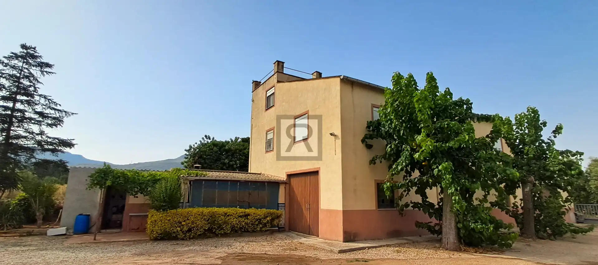 Landhaus mit Garten zum Verkauf in N/A