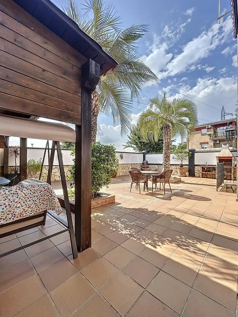 Terraza de Casa o chalet en venta en Vegas del Genil con Aire acondicionado, Jardín privado y Terraza