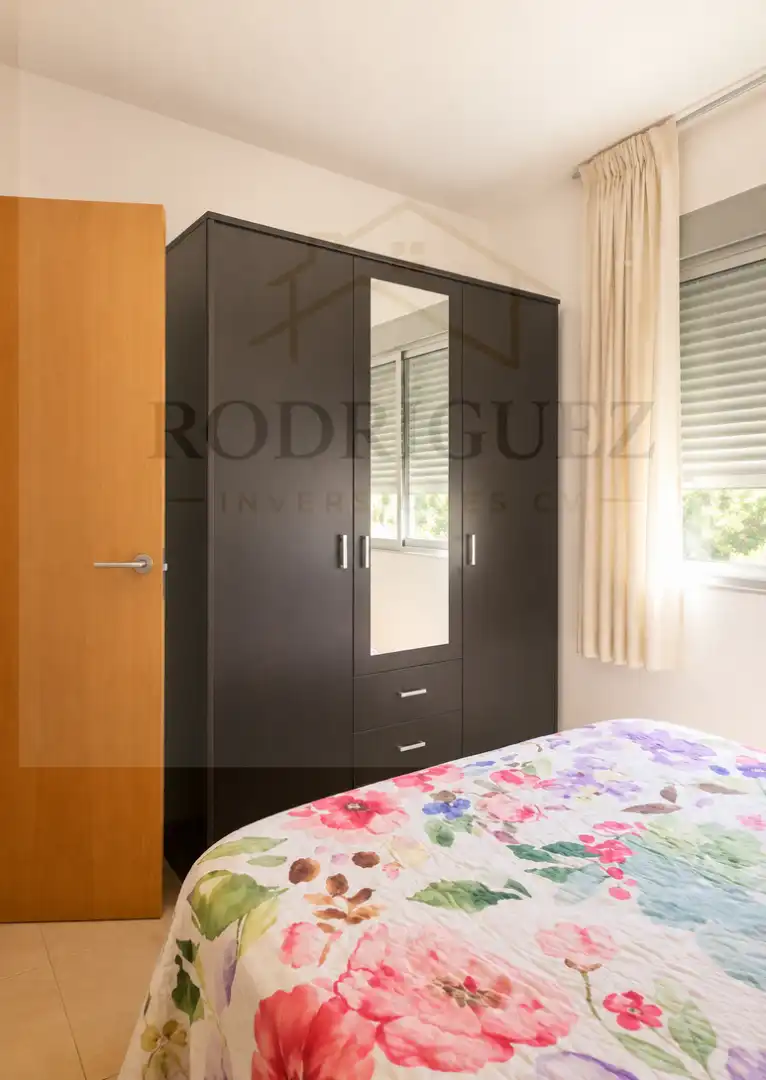 Erdgeschosswohnung mit Pool zum Verkauf in Carrer de República, imagen 13