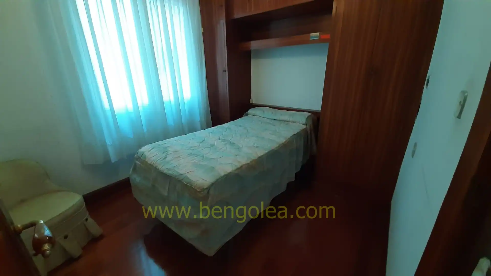 Habitación de Piso en venta en Barakaldo  con Terraza, Trastero y Amueblado