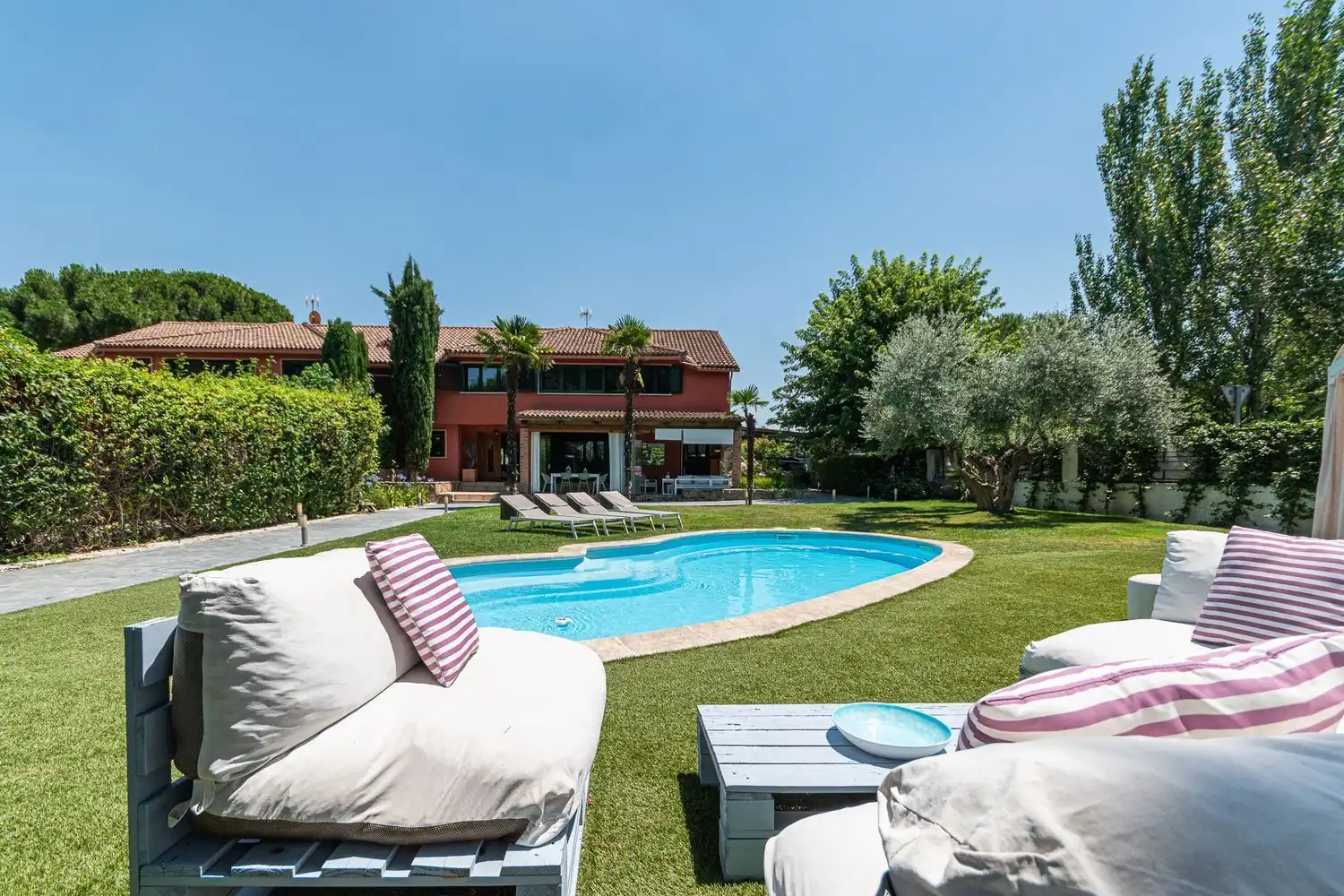 Garten von Einfamilien-Reihenhaus zum Verkauf in Boadilla del Monte mit Klimaanlage, Heizung und Abstellraum