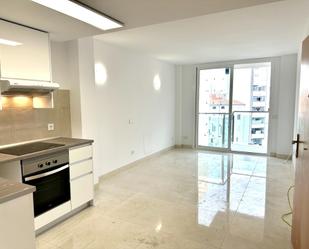 Cuina de Apartament de lloguer en  Palma de Mallorca amb Aire condicionat, Terrassa i Balcó