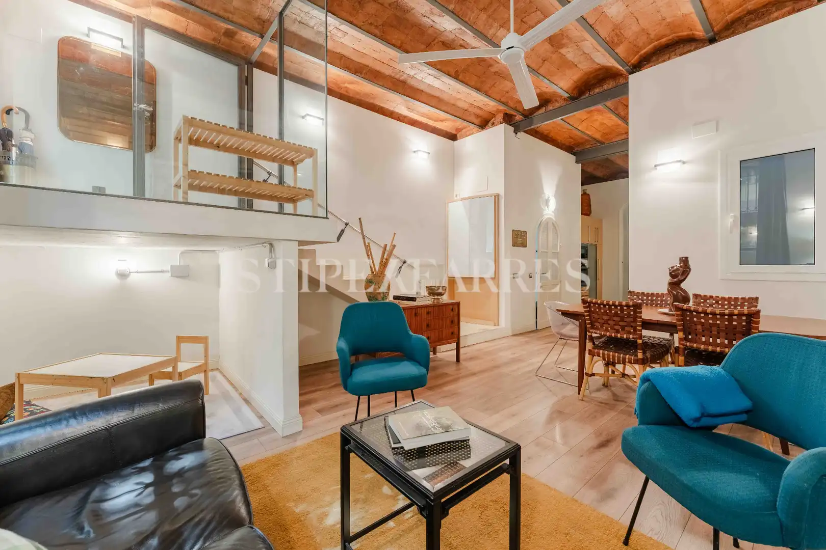 Sala de estar de Piso de alquiler en Barcelona con Calefacción, Terraza y Amueblado