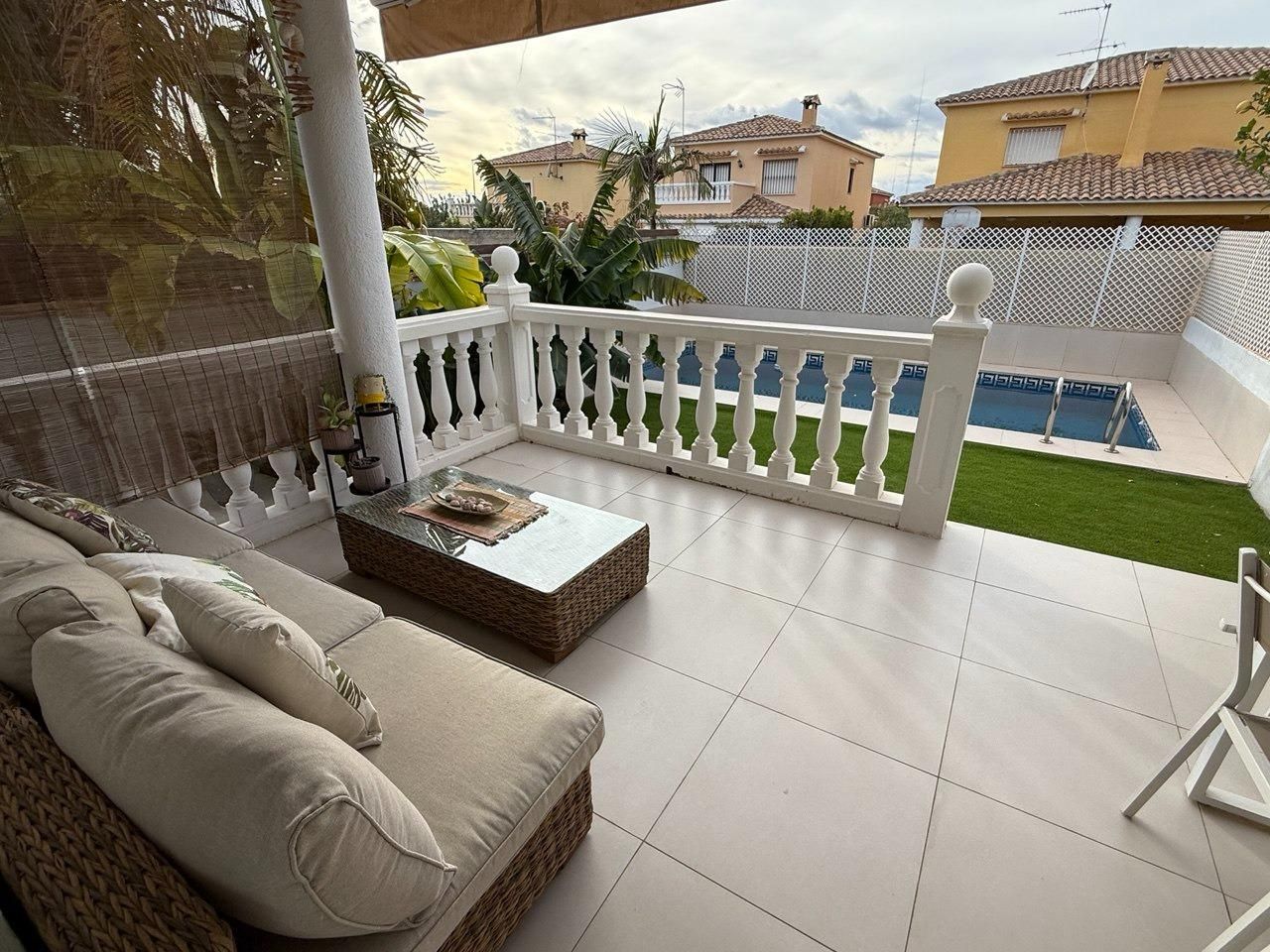 Terrace of Single-family semi-detached to rent in La Pobla de Vallbona  with Heating, Private garden and Terrace